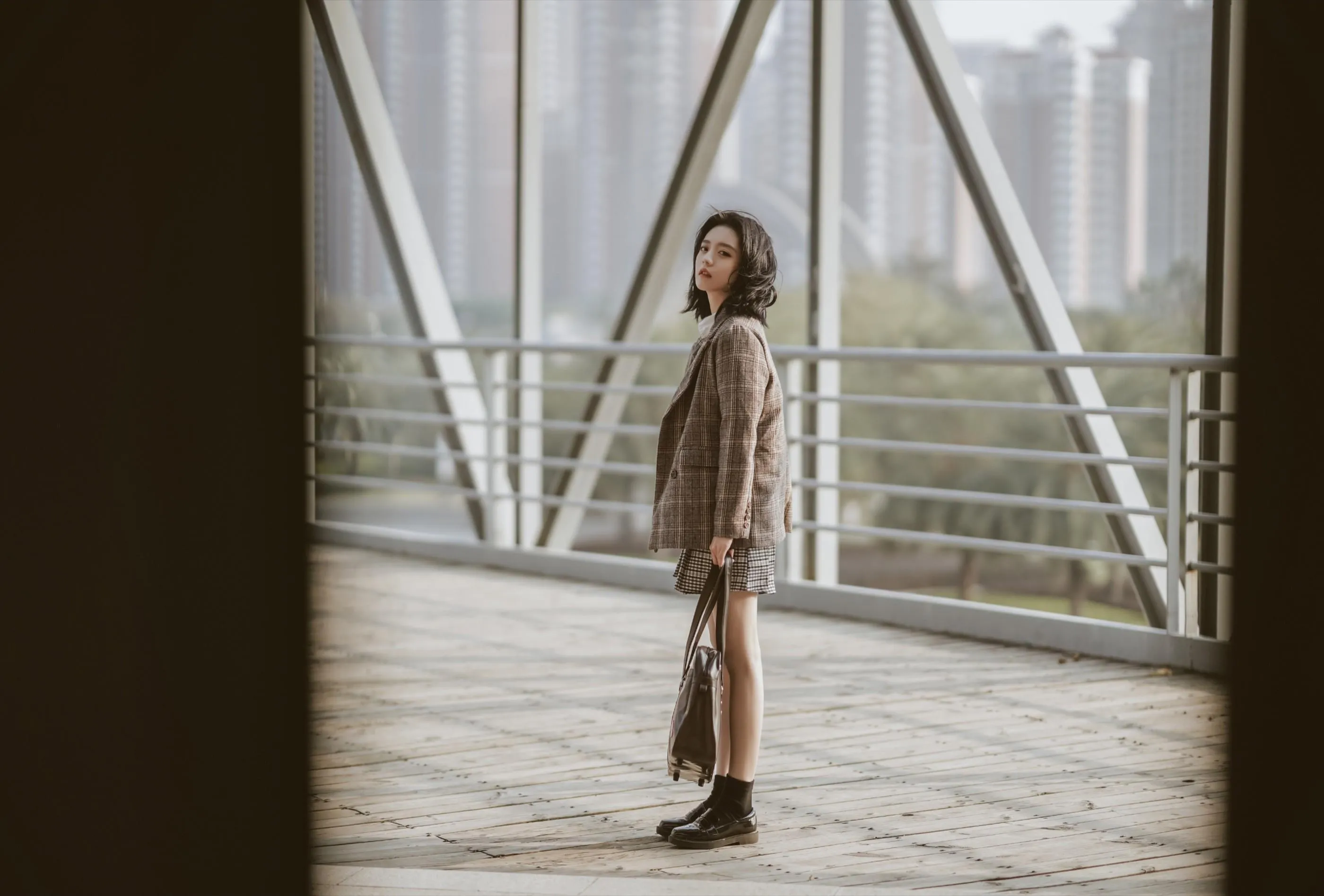 [艺图语] 2022.05.22 你的眼中明暗交杂一笑生花 Enndme [34P]插图2